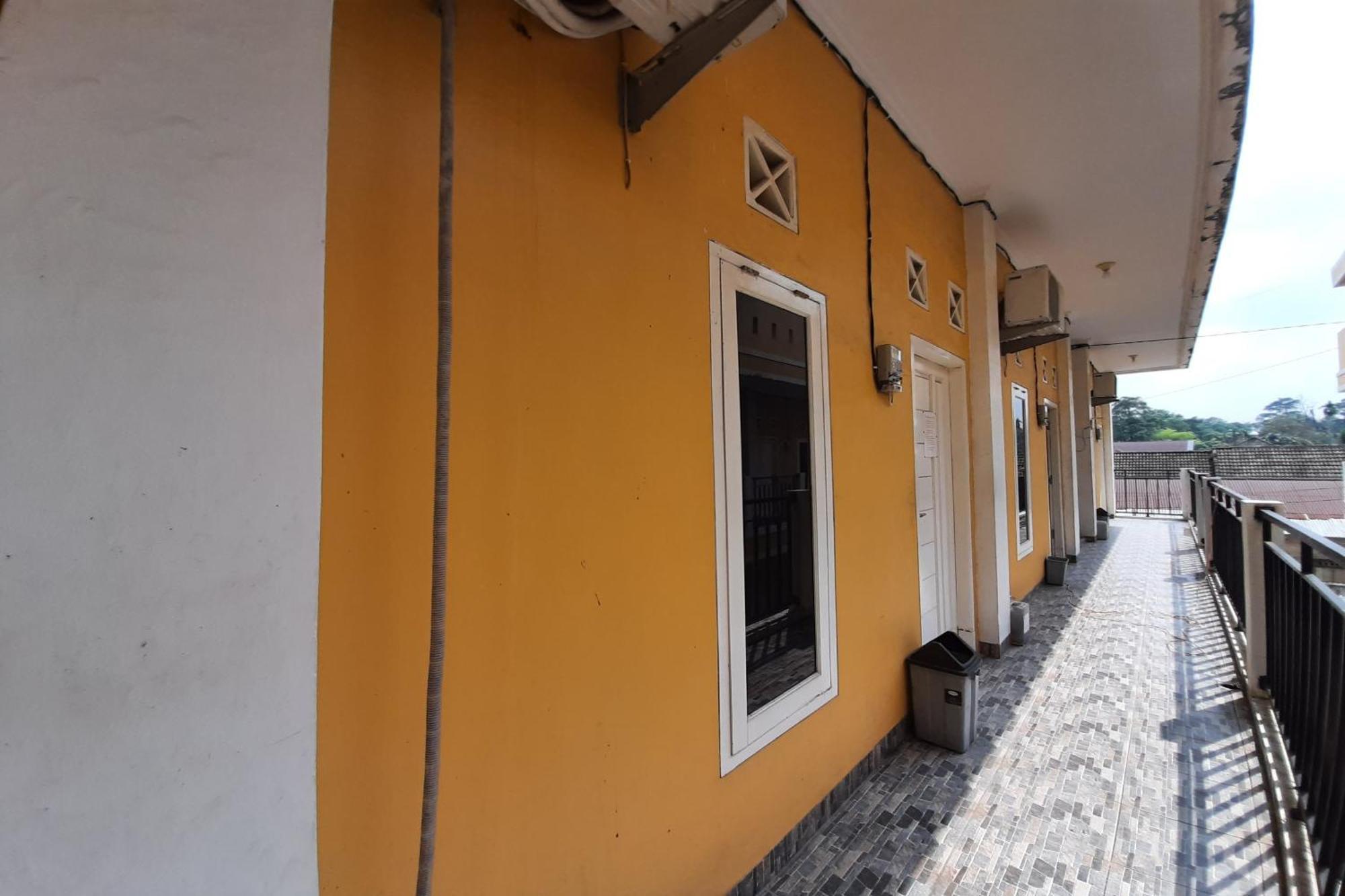 Hotel OYO 2605 Afny Kost 1 Palembang Zewnętrze zdjęcie