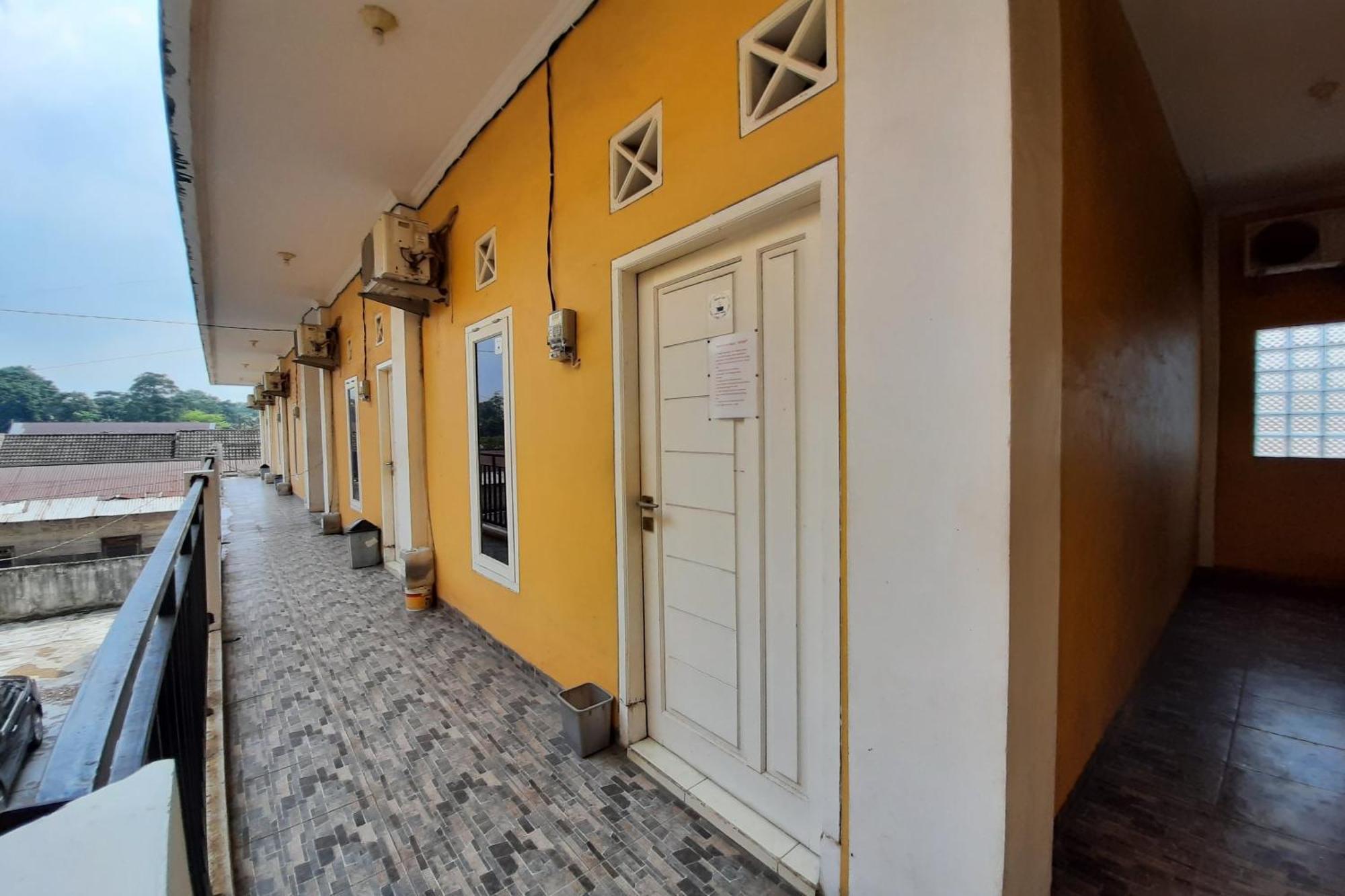 Hotel OYO 2605 Afny Kost 1 Palembang Zewnętrze zdjęcie